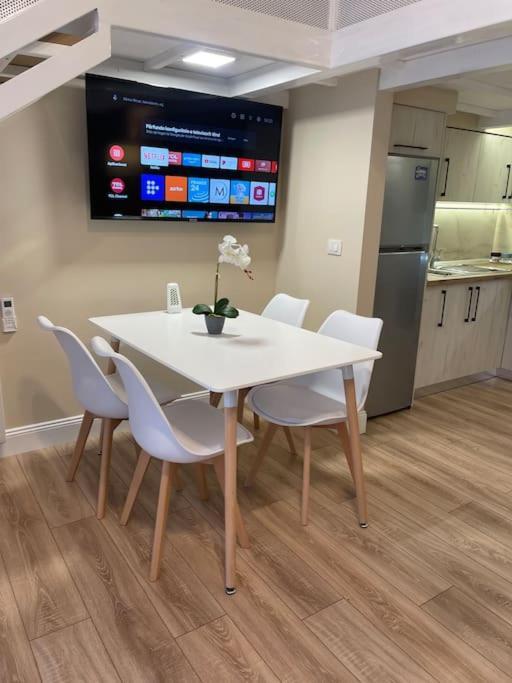 Lovely Apartment In Pogradec City With A Lake View Exterior photo