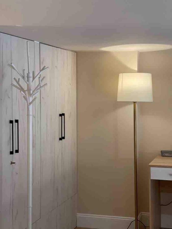 Lovely Apartment In Pogradec City With A Lake View Exterior photo